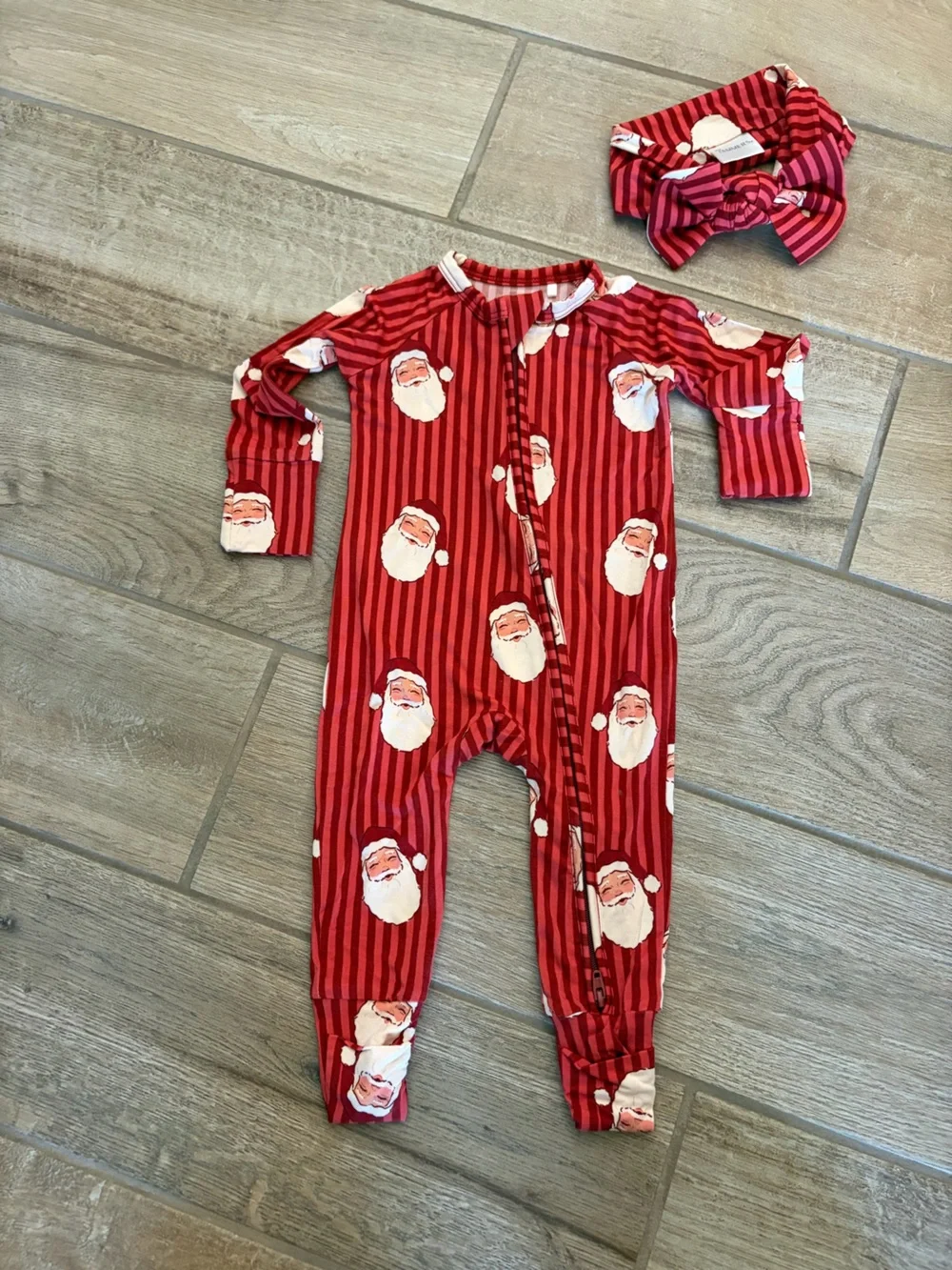 My Jammers Bamboo Red Santa Print Kids One-Piece Romper with Headband 0-3 month